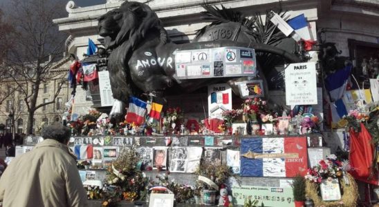 parisnuitdebout1.jpg