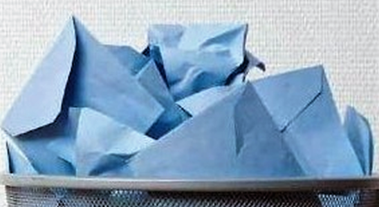 Des bulletins de vote dans une corbeille jetés une fois utilisés ? le,