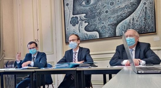 Conseil municipal Laval : conférence de presse.