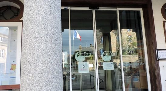 L'entrée de la Mairie de Gorron en Mayenne - photo leglob-journal.fr