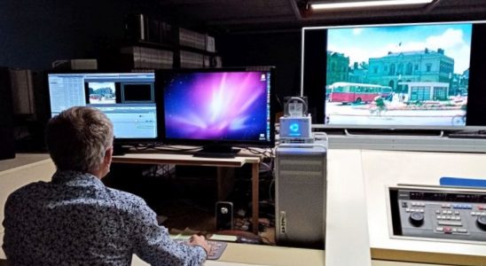 Stéphane Piau a son pupitre de montage