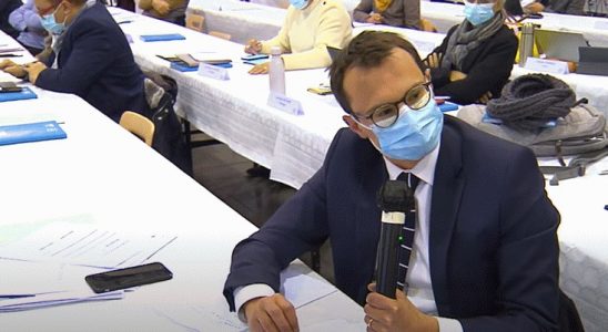 Antoine Caplan lors d'un conseil à Laval en Mayenne