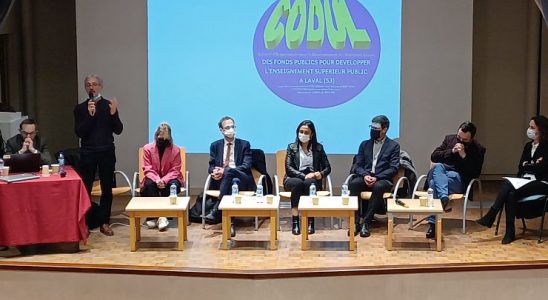 Le Codul et les invités du débat sur l'énseignement supérieur à Laval en Mayenne