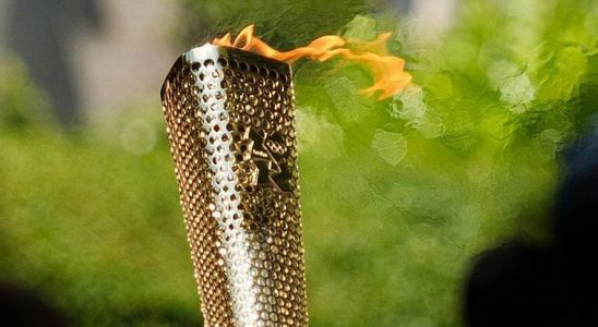 La flamme olympique ravivée a Athènes traversera la Mayenne