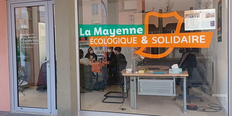 La façade de la permancence de Bruno Bertier et Camille Pétron à Saiint Nicolas