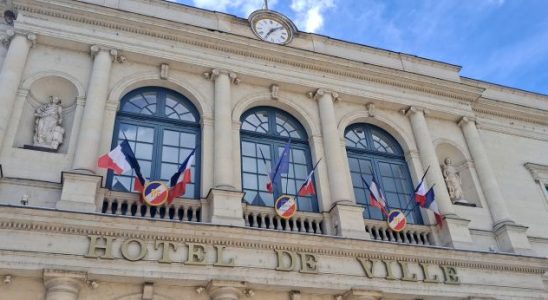 L’hôtel de ville sans drapeau palestinien en ce lundi 22 septembre 2025 - © leglob-journal.fr