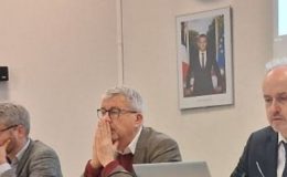 Dans une des salles de réunions de l'Inspection d'académie de la Mayenne - leglob-journal.fr