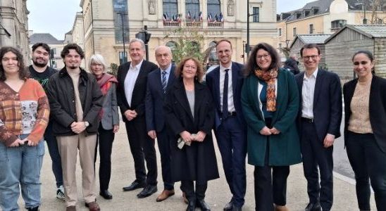 Les représentants des formations politiques sur la liste de Florian Bercault - © leglob-journal.fr