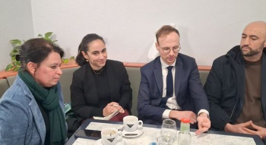 Autour de Florian Bercault trois candidats présentent leur programme - © leglob-journal.fr