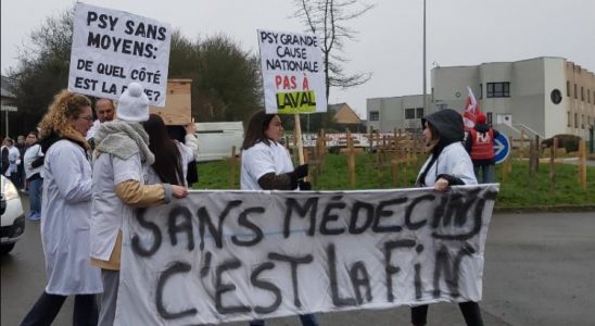 La banderole de début de cortège - © leglob-journal.fr