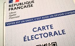 La carte d'électeur qui permet de choisir et de faire vivre la démocratie - © leglob-journal.fr