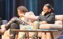 Kamel Ogbi lors de la soirée JCE à la salle polyvalente de Laval - © leglob-journal.fr