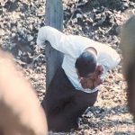 Capture cinéma Rayons et Ombres le film avec Jean Dujardin dans le rôle de Jean Luchaire fusillé