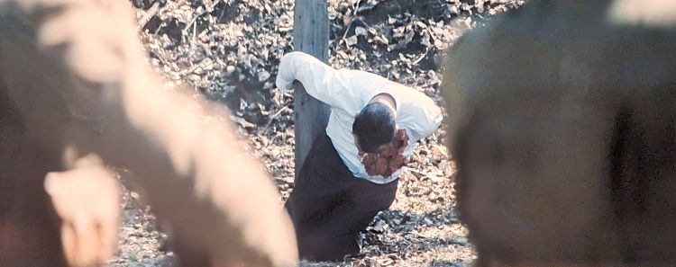 Capture cinéma Rayons et Ombres le film avec Jean Dujardin dans le rôle de Jean Luchaire fusillé