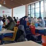 Le RU de Laval et ses étudiants - © leglob-journal.fr