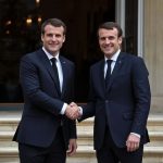 Sur le perron de l’Élysée la passation de pouvoir - Image générée par IA
