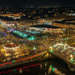 Laval de nuit, illuminée, dans le cadre des Lumières en fin d'année 2025 - Image Ville de Laval Kevin Rouschausse