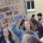 UN message d"espoir devant le Lycée Rousseau - ® leglob-journal.fr