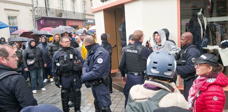 maniflycéensgiletsjaunesacte2interventionpolice2