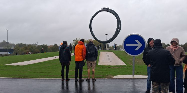 Manif lycéens gilets Jaunes Acte2 arrivée au rond-point Lactalis - © leglob-jpunal.fr