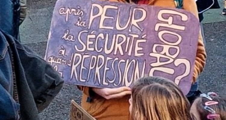 Lors d'une manifestation contre la loi sécurité globale à Laval en Mayenne en Novembre 2020 - Archives © leglob-journal.fr